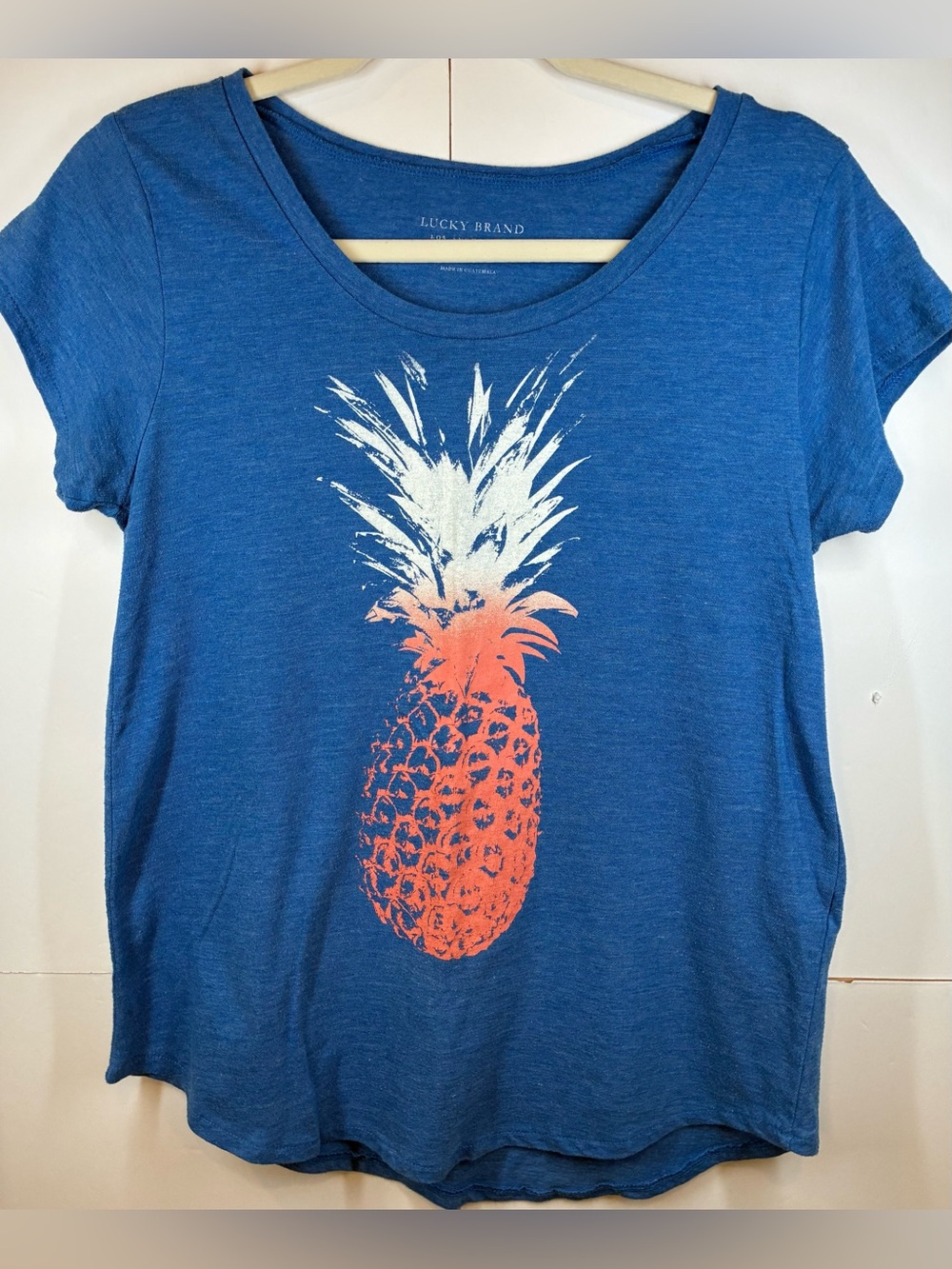 Lucky Brand Blue Pineapple Graphic Women's Tee Short Sleeve TShirt Size Medium